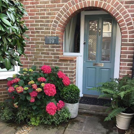 Number 19 B&B Chichester Esterno foto